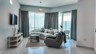 Sky High 2BR Stay Amazing Marina Views Near Metro & Mall - 0