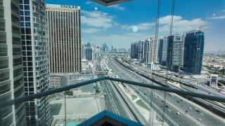 Sky High 2BR Stay Amazing Marina Views Near Metro & Mall - 3