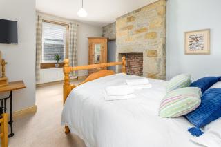 Harbour Stone Cottage- A Seaside Retreat in Amble - 1