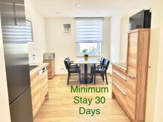 Central 4 Room Apartment MINIMUM STAY 30 DAYs - Innsbruck - 0
