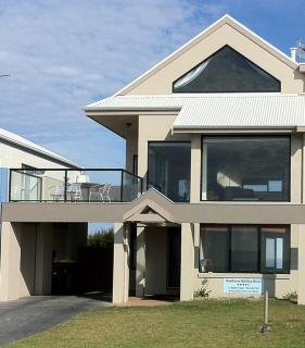 Boathouse Holiday House - 0