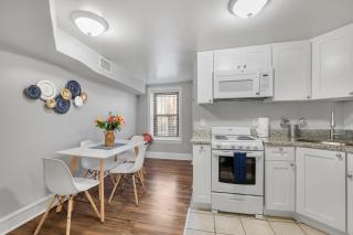 Spacious 2br In Univ City - 6