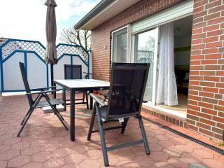Ferienwohnung Krabbe 1 in Bensersiel mit Garten & Terrasse - Holtgast - 1