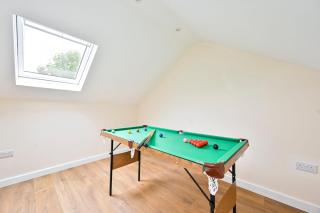 Cozy 3 Bed Home in London, Free Parking, Sleeps 8! - Londres - 7