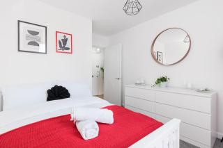 Stunning 2-Bed, 2-Bath with Balcony Views Stratford Westfield - Londra - 4