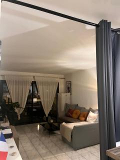 Agréable salon,chambre privatif devant la mer avec parking - Antibes - 2