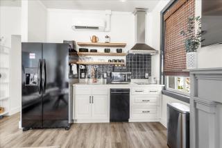 Spanish House B Downtown, Dining, Pets & Beach! - 5
