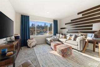 Serene Port Orchard Retreat - 3BR 3BA with Trails and Amazing Views - Port Orchard - 1
