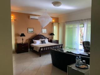 Lakepoint Villa - 8