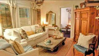 Cozy Cottage - 2