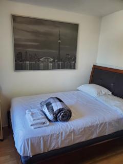 Toronto Little Italy Guest House - 9