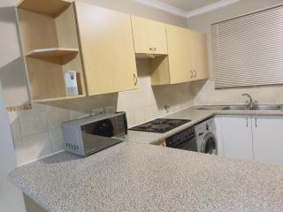 Guest house 2 bedroom apartment in witbank Emalahleni - 5