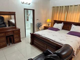 Luxury Villa - King Size Room 1 - Limbe - 2