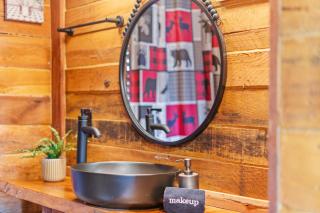Smoky Mountain Legacy - Gatlinburg - 1