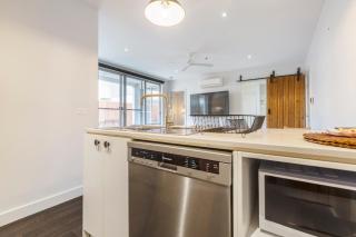 Coastal Getaway with Parking and Steps from the Beach - Bonbeach - 6