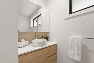 Gorgeous 4 Bedroom House - Blackmans Bay - 4