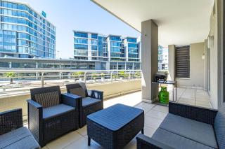 Canal Quays NO LOAD SHEDDING Two Bedroom Apartment - Cape Town - 2