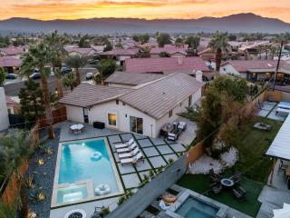 Olive Sand Desert House - Pool - Spa - Dogs - Close to All - 5