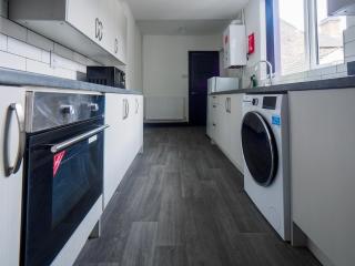 Chatham Lodge Family Room 2 Ensuite - Stoke on Trent - 5