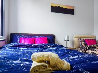 Chatham Lodge Family Room 2 Ensuite - Stoke on Trent - 2