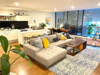 Huge 2 bed,2 bathrm apartment in heart of St Kilda - 4