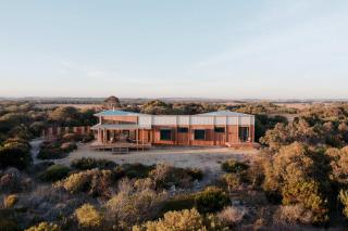 Luxury island villa retreat with private waterfront - Hindmarsh Island - 3