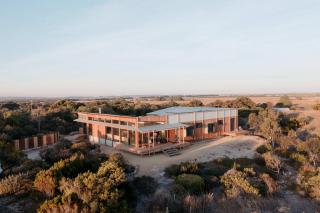 Luxury island villa retreat with private waterfront - Hindmarsh Island - 9