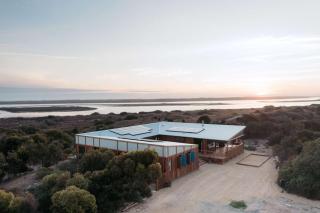 Waterfront Luxury Villa- Private, Nature, Island - 8