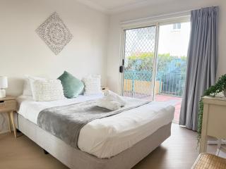 Chevron Island Apartment - Cozy and Convenient - Gold Coast - 9