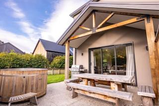 Arrowtown Mountain View Retreat - 7