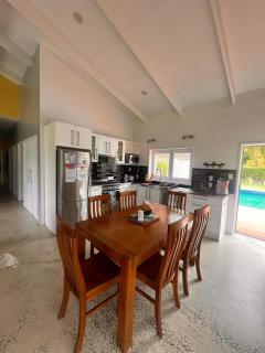 Hibiscus Holiday Home - sleeps up to 9, free wifi - Arorangi - 5