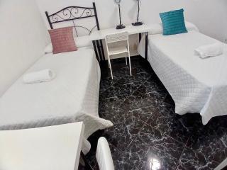 Budget and lovely rooms Macarena F - Sevilla - 9