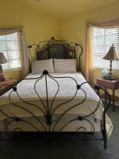 Serene Stay Guest House - Riverside - 4