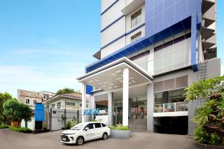 Aston Inn Pantai Losari Makassar - Macáçar - 9
