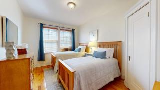 Renovated 2b, In-unit Laundry, Longwood, 1st Flr - Brookline - 3