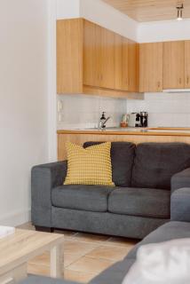 Cora Lynn - Apartment 3 - 5