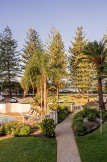 Cashelmara Beachfront Apartments - Gold Coast - 6