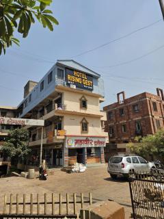 Hotel Rising Gest Ahmedabad - Ahmedabad - 9