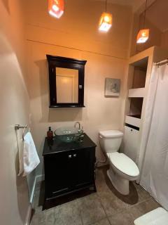 3Bed 2Bth King Bed Laundry Walk Score 65 - 5