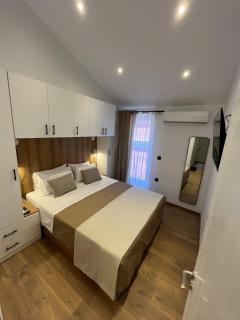 Petite Maisonnette at Garitsa! - 6