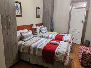 Sibahlenomhlambi Guesthouse - Springs - 3