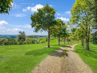Luxurious Mountain Retreat near Maleny - Booroobin - 4