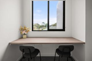 2M 4B Home in Miranda Nr Westfield & Train with Free Parking - Miranda - 1