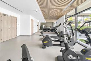 Stylish Stay in the Heart of JVC - 9