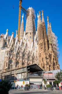 Next to Sagrada Familia 4-bedroom Apartment - 9