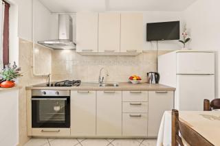 Apartments Karlo 604 - 8