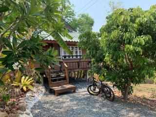 Tiny House on the Hill Farmstay - Ban Kat Khi Lek - 2