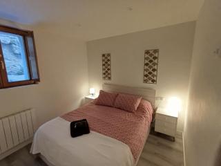 Apartamento nuevo y cómodo al lado de la Catedral - Burgos - 2