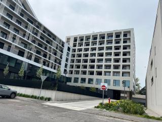 Executive Studio free street parking - 7