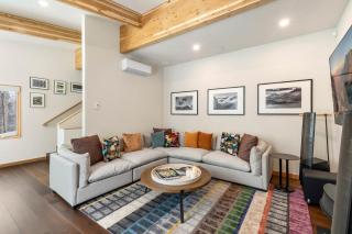 Saddle Horn Lane home - 7